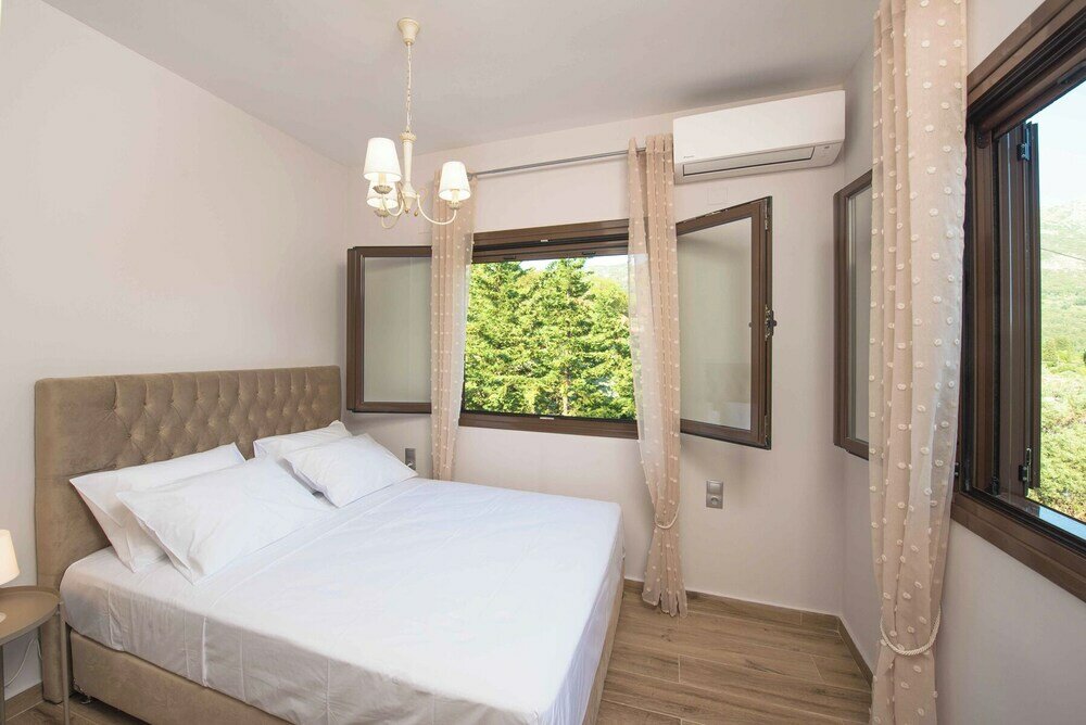 Фото Tony's villa with private pool