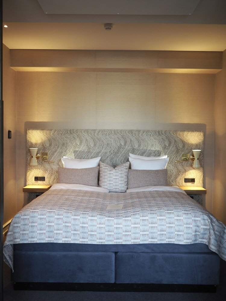 Фото Hypernym Hotel & Suites