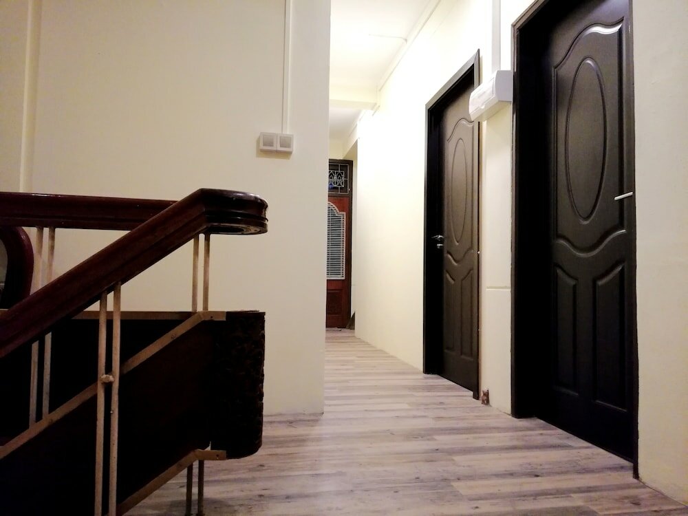 Фото Mansion Hostel Mandalay