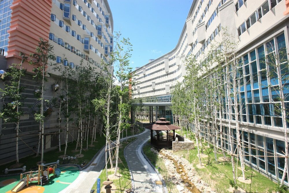 Фото High1 Condominium