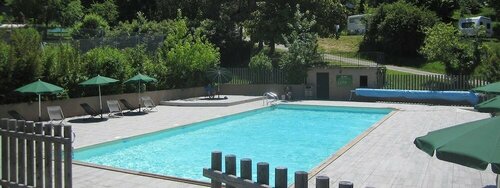 Гостиница Huttopia Sarlat в Сарла-ла-Канеде