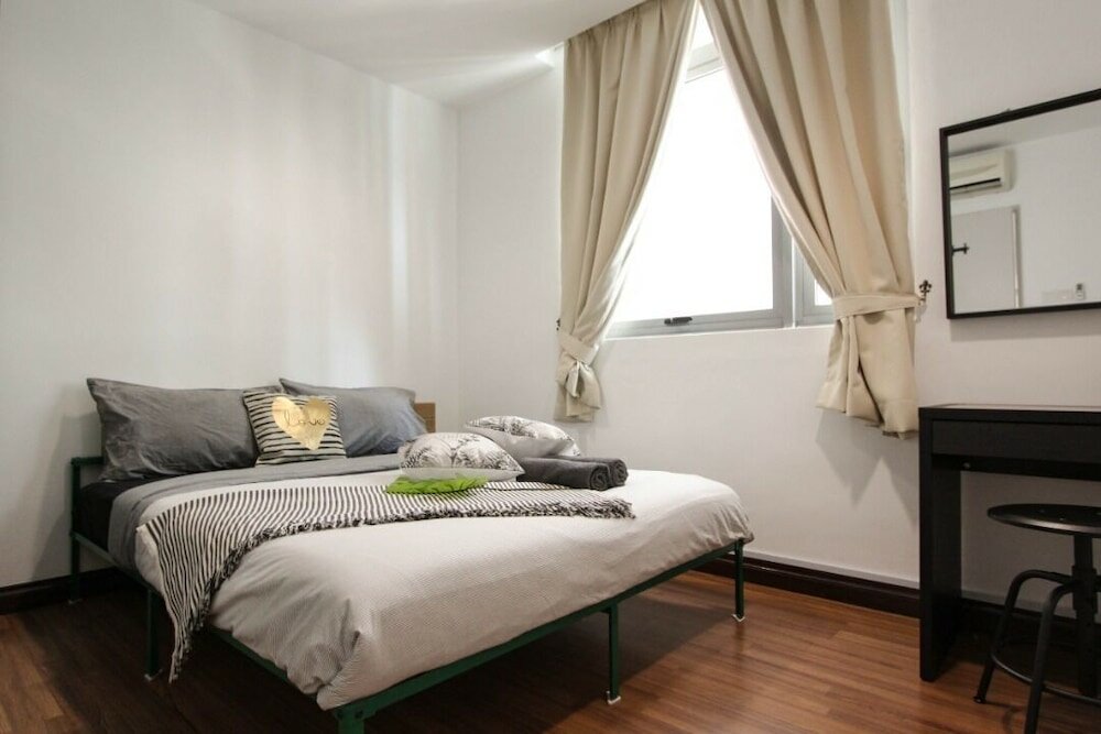 Фото Taragon Bintang Suites by StayHub Type 1