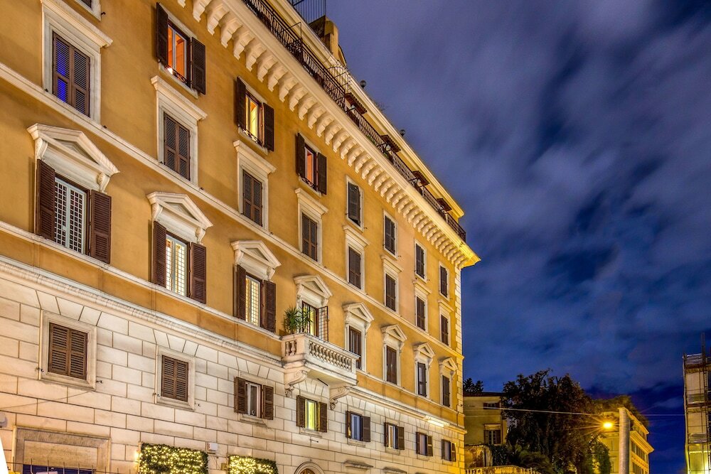 Фото отеля 1