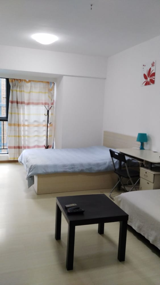 Фото Homehunter Short Term Apartment