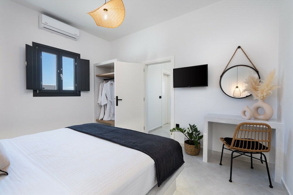 Фото Almira Luxury Suites