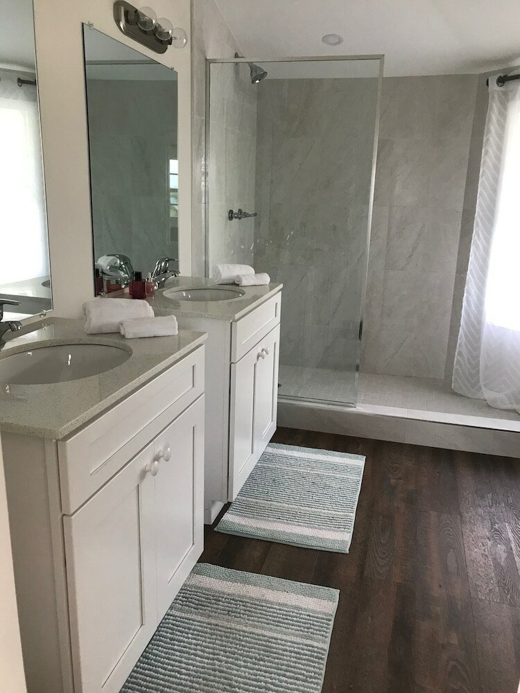 Фото Отель The Sunset Cove And Rainbow Room