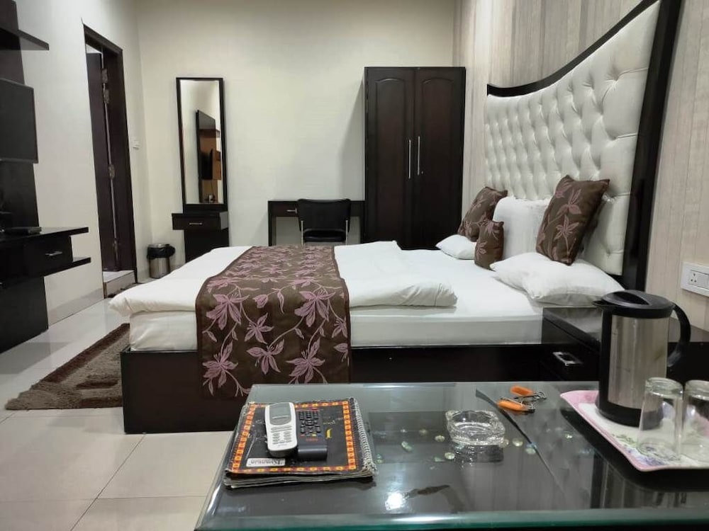 Фото Hotel Mandakini Lush