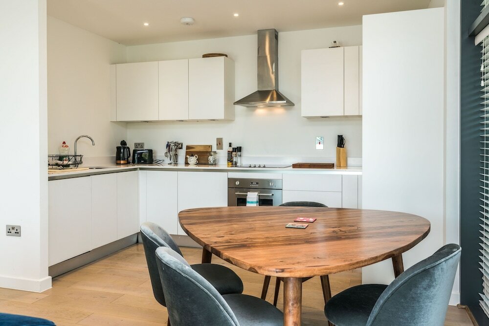 Фото 2 Bedroom Apartment on Homerton Road