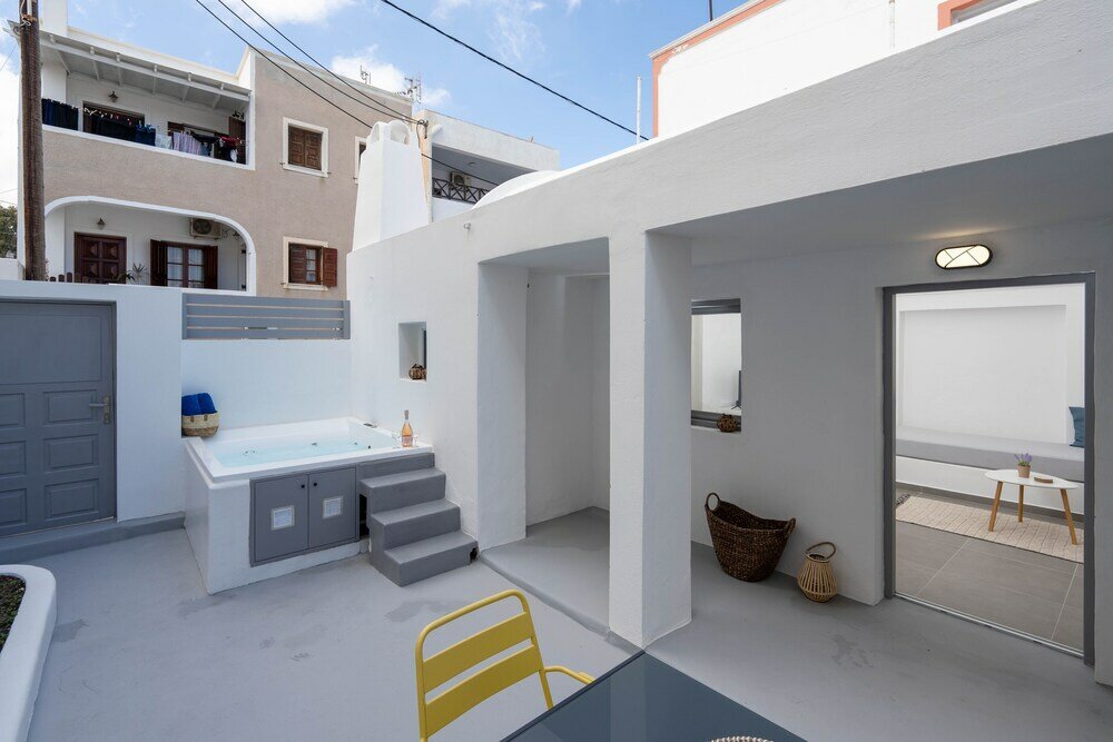 Фото Villa Tholos with Private Jacuzzi