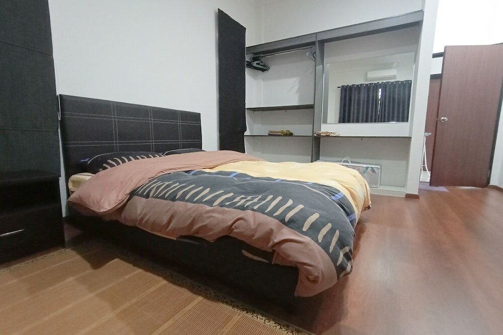 Фото Oyo 90203 Emma Sukma Homestay