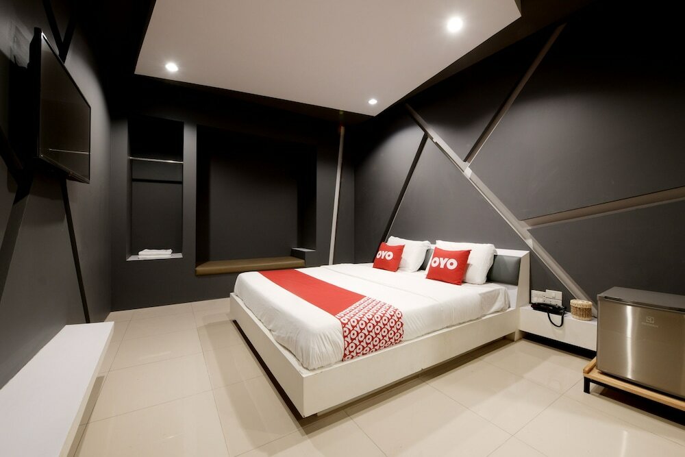 Фото Oyo 477 Sriracha Hotel And SPA
