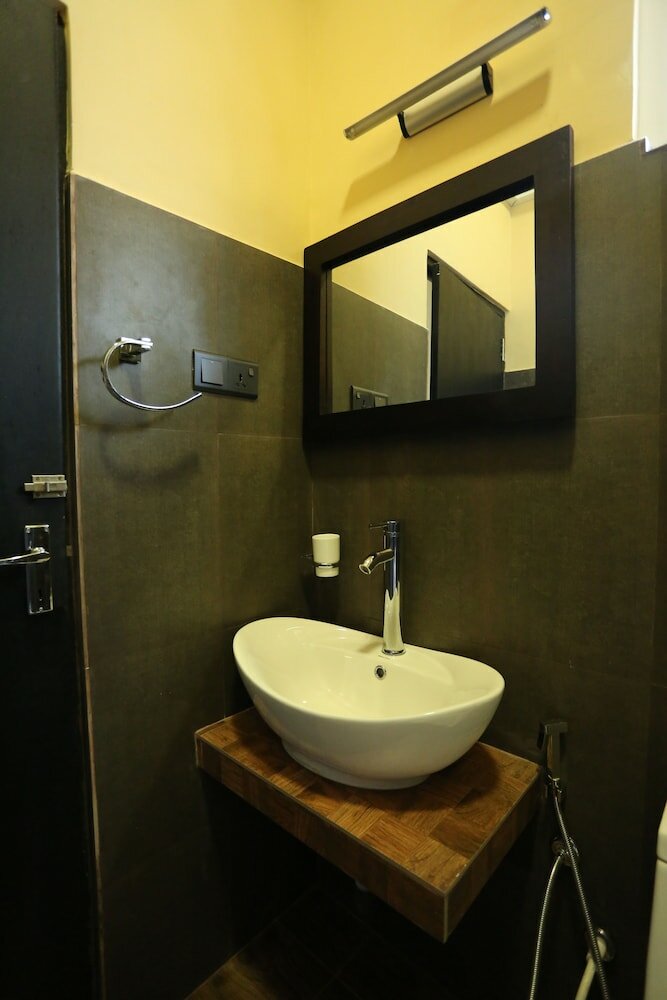 Фото Edwin's Air-port stay