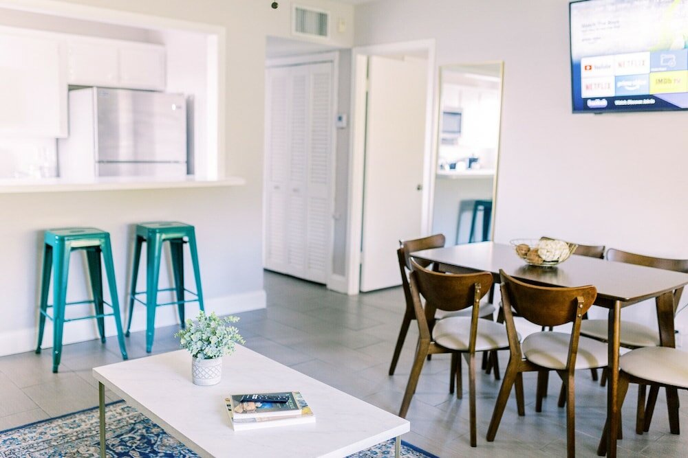 Фото Bayview Apartments by Lowkl