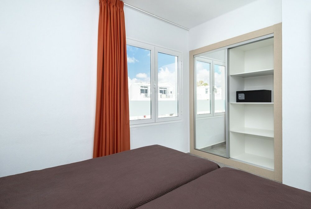 Фото Apartamentos Livvo Oasis