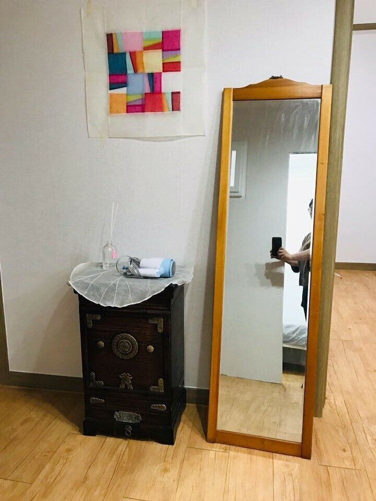 Фото 1 Kay House - Place 4 - Hostel