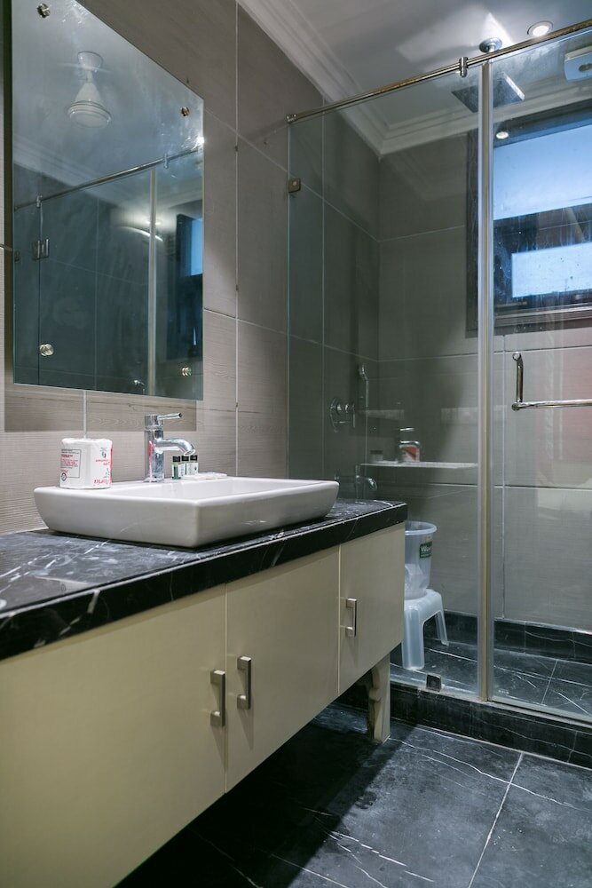 Фото Under My Roof Green Park