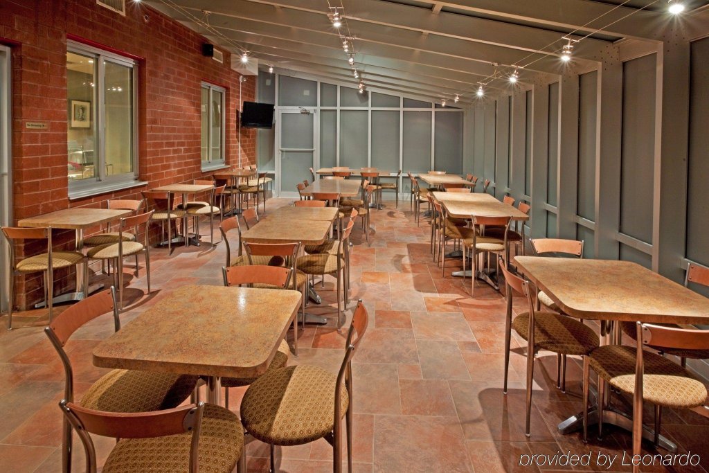 Фото Holiday Inn Express New York City Times Square