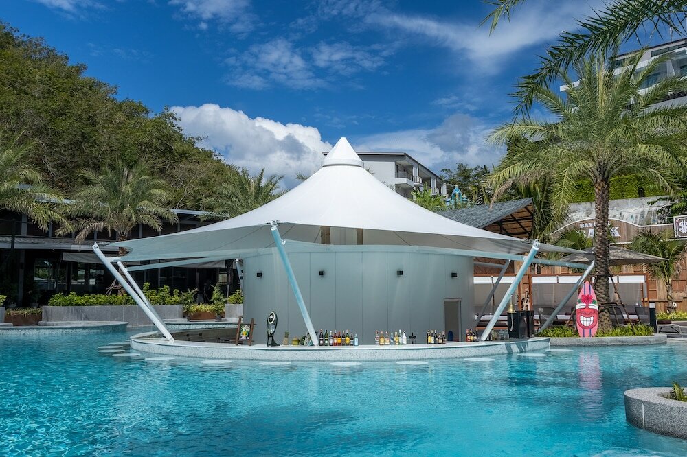 Фото Patong Bay Hill Resort