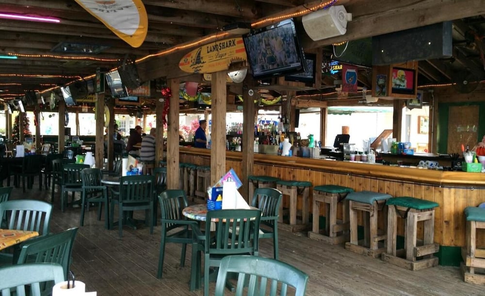 Фото Roland and Mary Ann Martin Resort