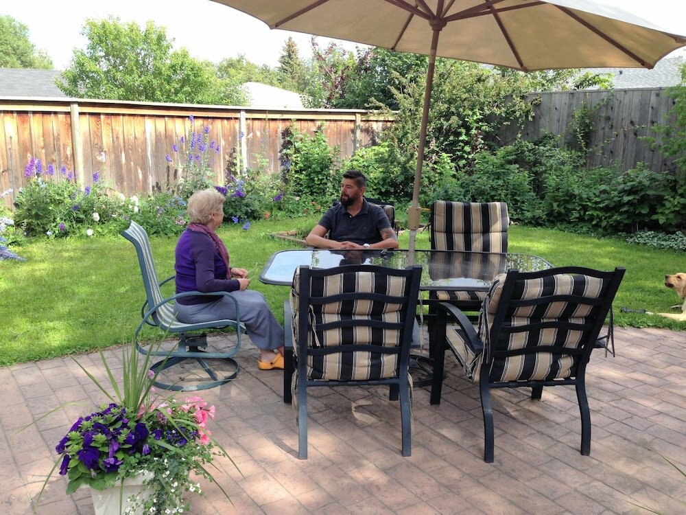 Фото Mediterranean Edmonton BnB