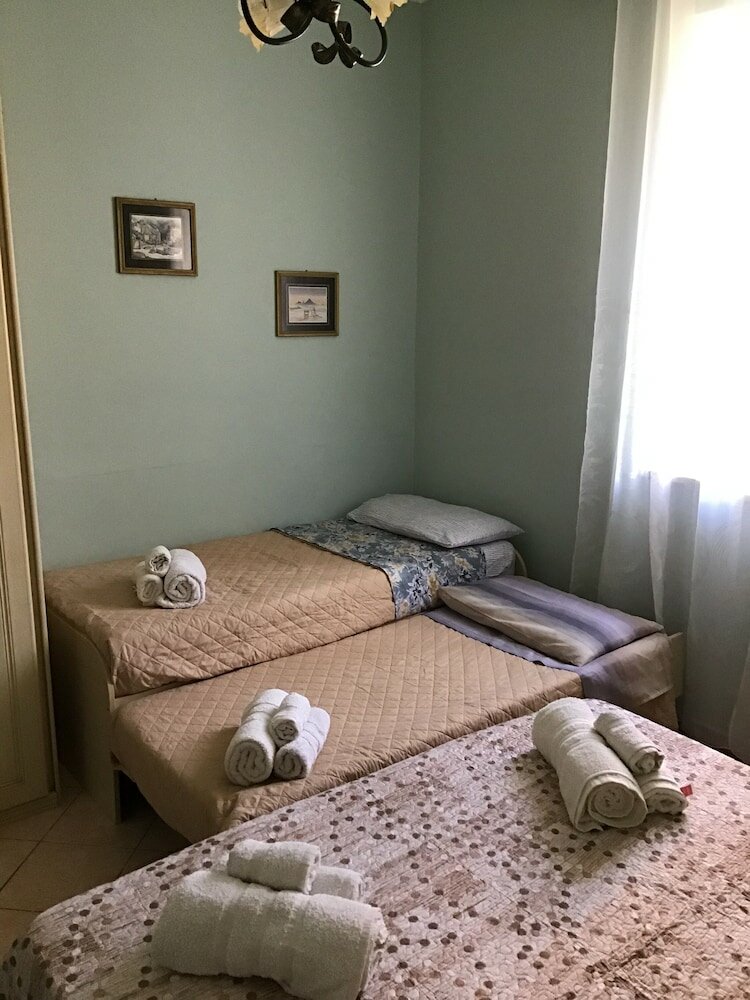 Фото Achirina Bed and Breakfast