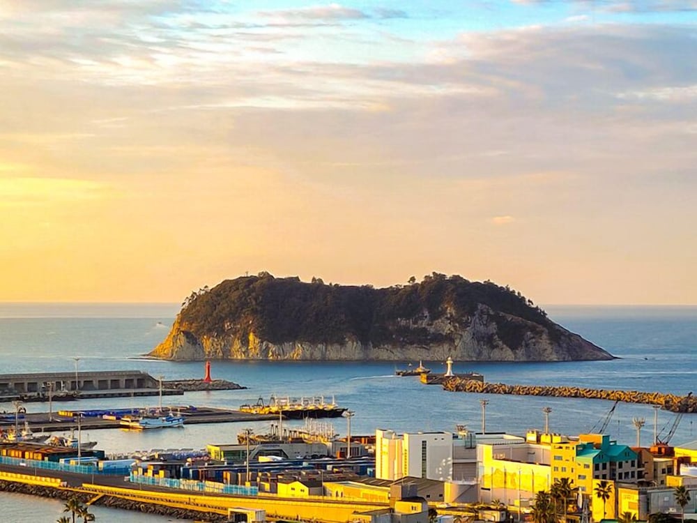 Фото Hotel Bridge Seogwipo