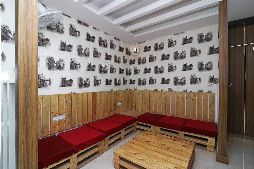 Фото Oyo 10795 Hotel Rs Residency