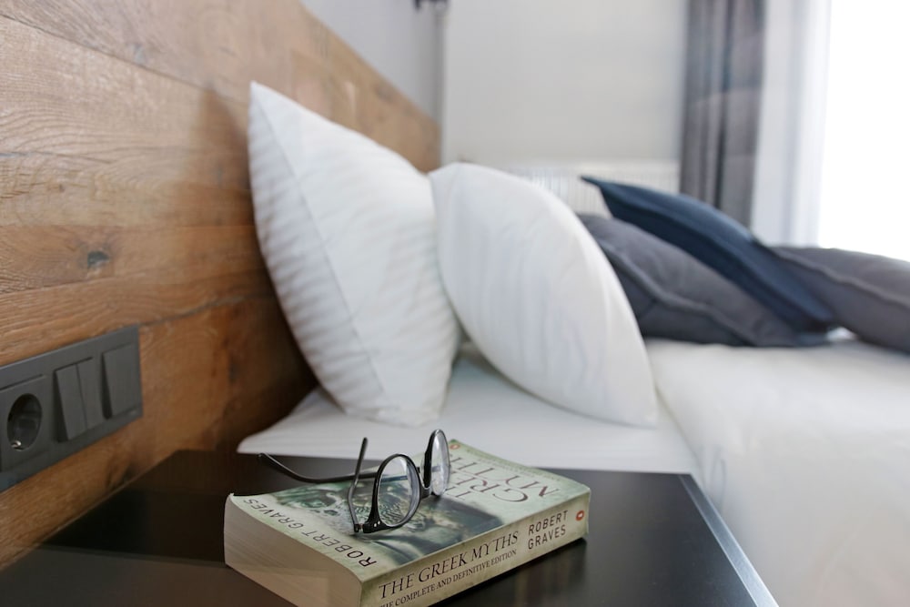 Фото Tom's Bachelor Pad