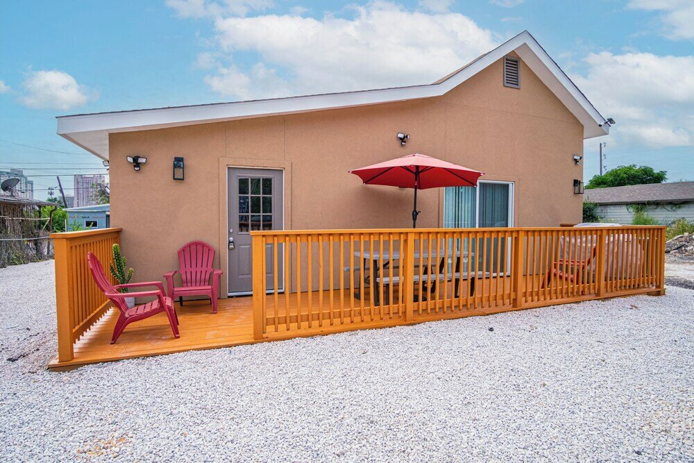 Фото Charming 3br/2ba Gem Close to Downtown Riverwalk