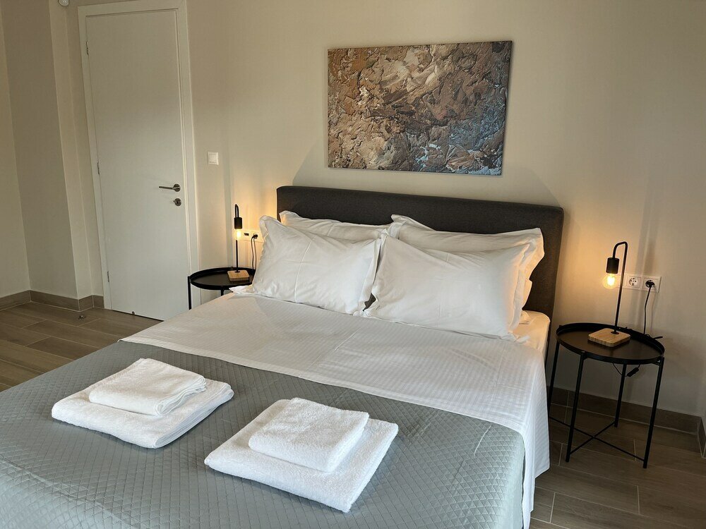 Фото Aellō luxury apartments