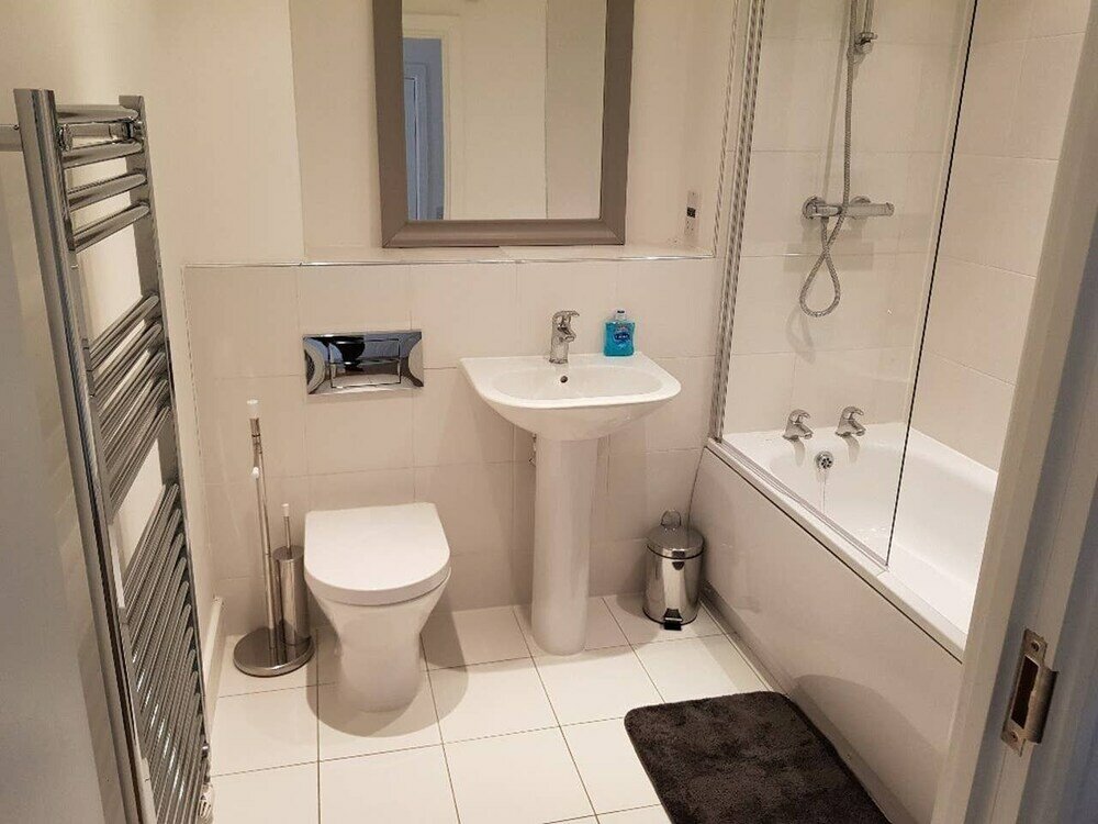 Фото Elegant and Spacious 2 bedroom Apartment