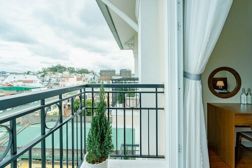 Гостиница BomBo Dalat Hotel в Далате