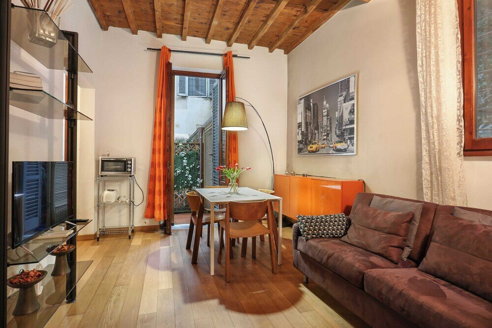 Фото Cellini Bright & Elegant Flat in Florence-hosted by Sweetstay