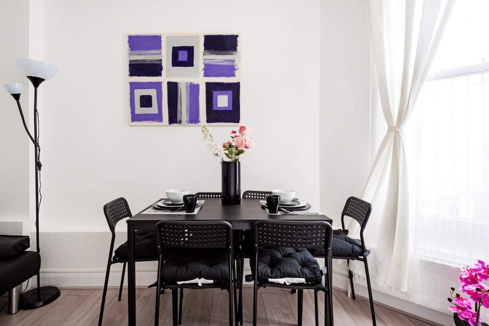 Фото Earl's Court Ongar Road Apartments by Flying Butler