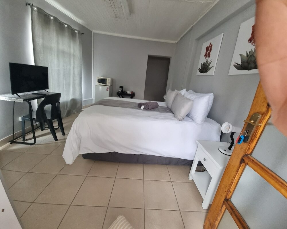 Фото Stay @ Home Airport Lodge