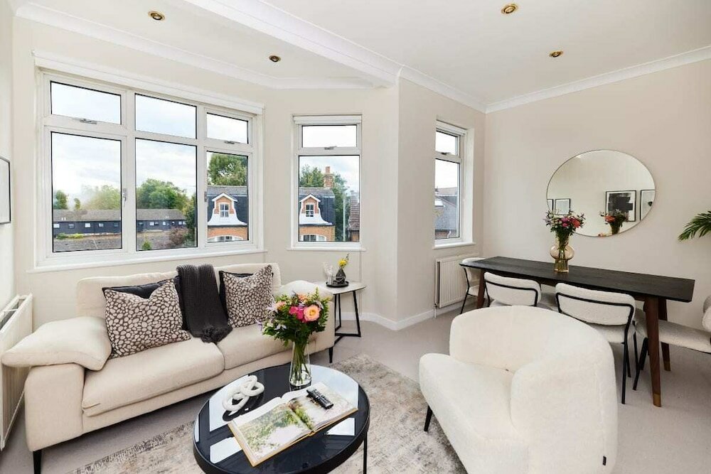 Фото The Wandsworth Gem - Astonishing 3bdr Flat