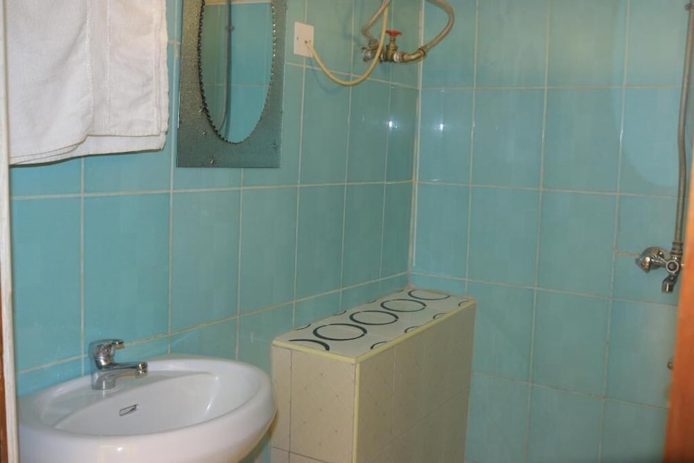 Фото Pride Travellers Hotel