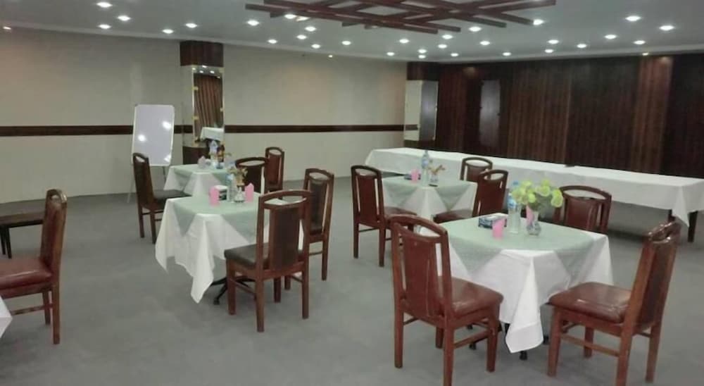 Фото Bloom Star Hotel