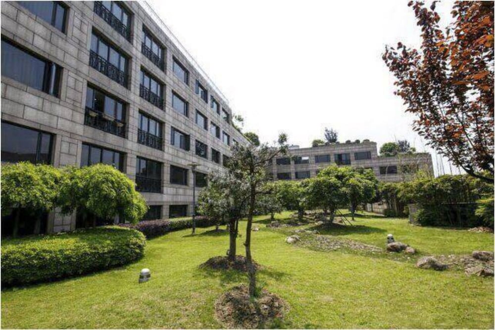 Фото Candice Hotel Apartment