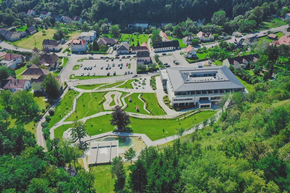 Фото Nuhr Medical - Hotel & Restaurant