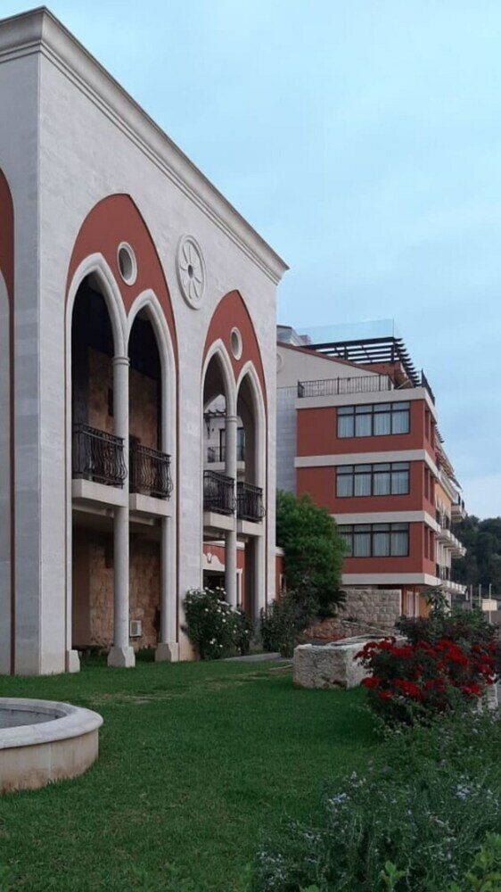 Фото Majestic Byblos Grand Hotel