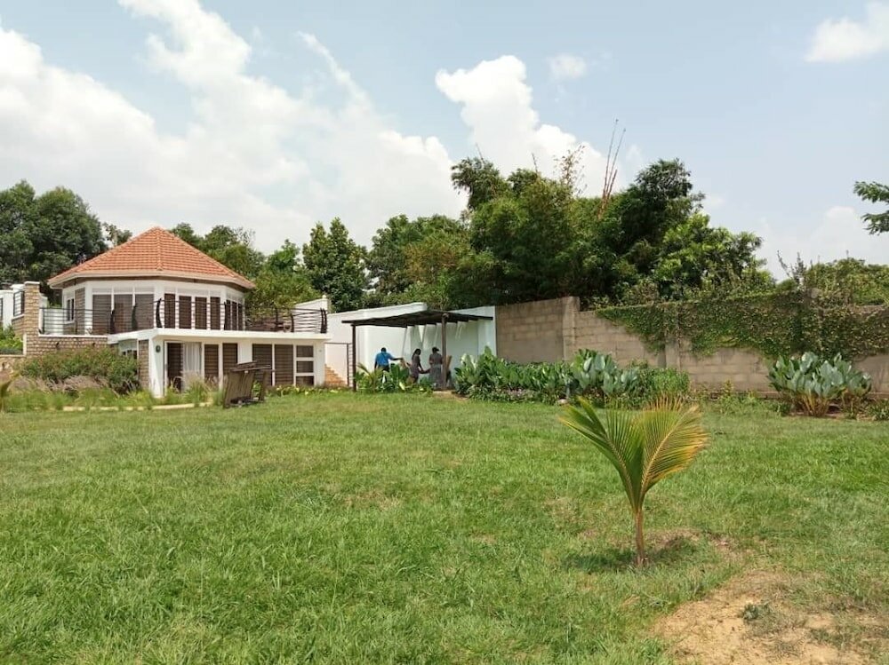 Фото Kaazi LakeFront Villas