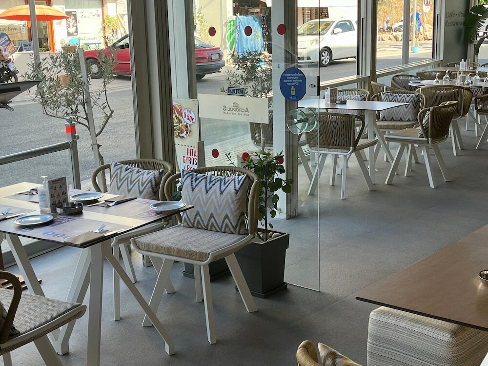 Фото Acropolis Apartments