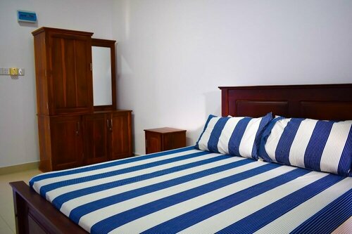 Гостиница Catamaran 6 Guest Inn в Тринкомали