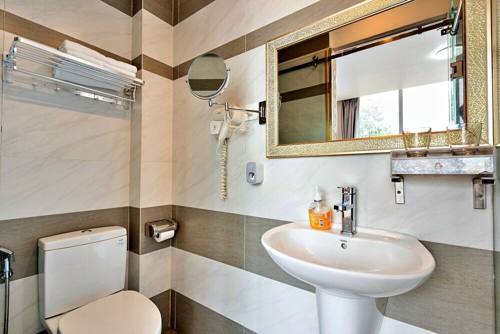 Фото Hanz Luna Hotel