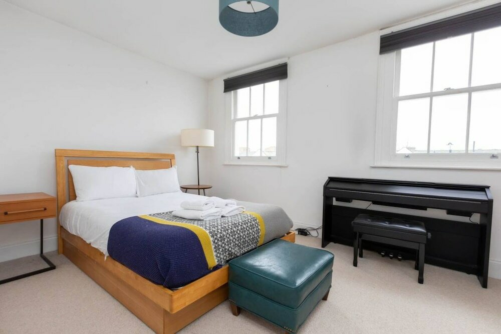 Фото Bright 1 Bedroom Apartment in Hackney Near Colombia Road
