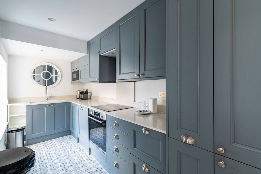 Фото Impressive and Gorgeous Kensington Family Home