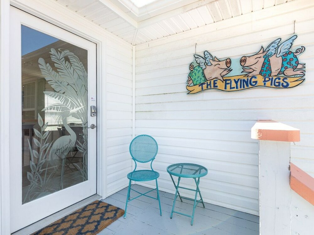 Фото The Flying Pigs Cottage