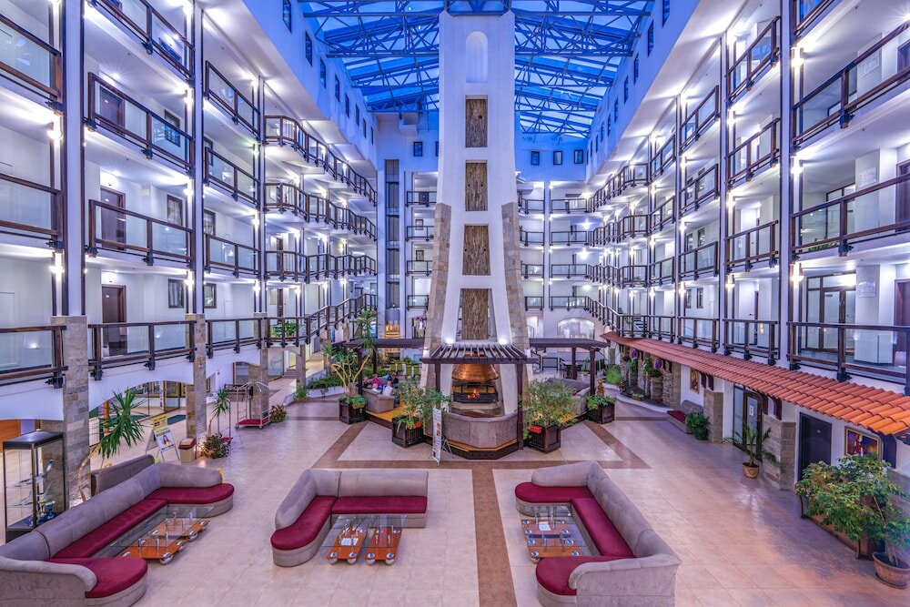 Фото отеля 2