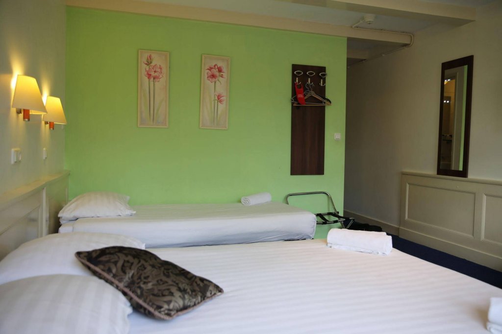 Фото The Townhouse Hotel